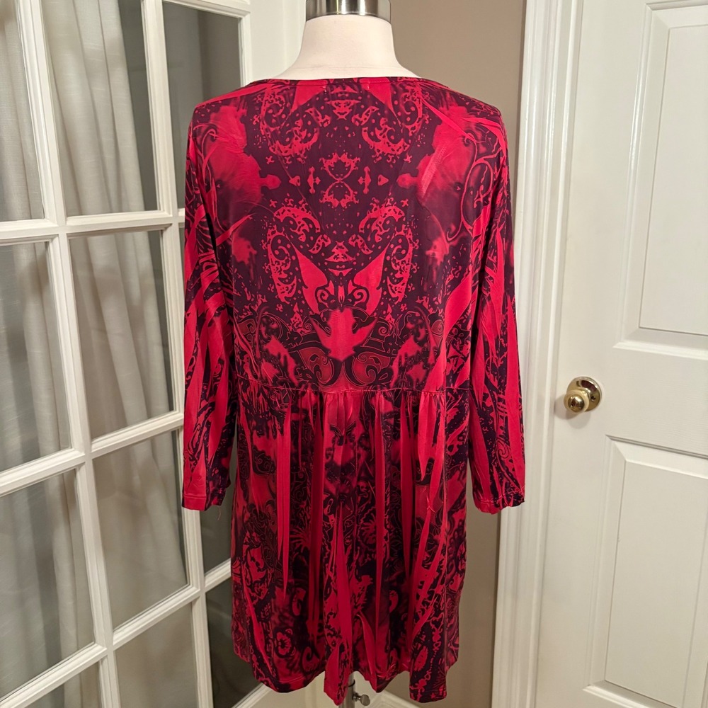 Energé 1X Red Black Abstract Tunic Top Rhinestone Neck Stretch Knit Blouse - Picture 2 of 8